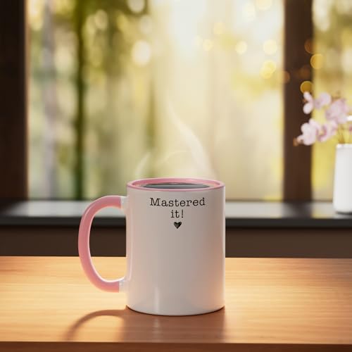 Taza de cerámica para graduación Mastered It 2026, Rosa/Blanca miniatura 3