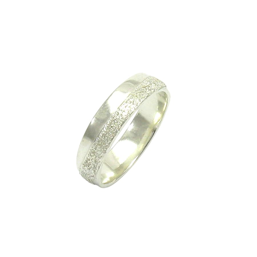 Bague en argent massif 925 Empress, l'anneau hypoallergénique qui préserve votre peau