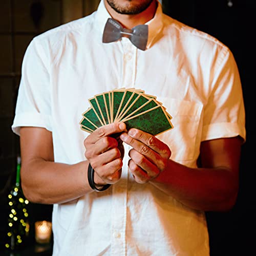 Talking Tables Casino Night Game Kit - Play Poker, Blackjack, Roulette - Glücksspielset für Erwachsene, Geschenke für Ihn - Enthält Spielmatte, Chips, Spielgeld, Bälle, Spielkarten (Host-Casino-V2)