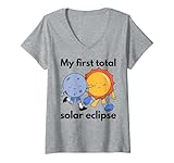 Photo Gallery donna my first total solar eclipse 2024 luna e sole bambini toddler maglietta con collo a v Photo Gallery donna my first total solar eclipse 2024 luna e sole bambini toddler maglietta con collo a v