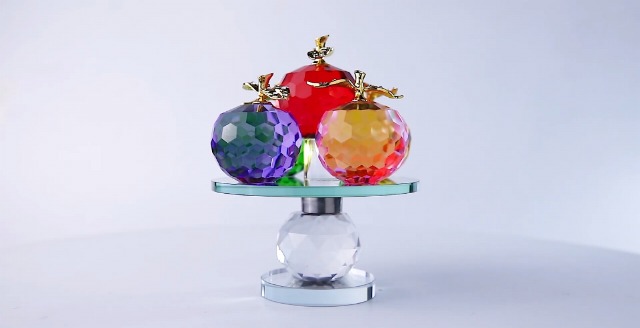 QFkris 5.1inches Height, 5 Colors Crystal Faceted Apples Ornament, Glass Apple Figurines Collectibles with Rotatable Base for Home Table Decor