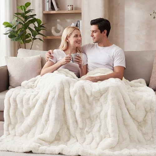 ORINOVA Flauschige Decke Beige 130x150 cm Kunstfell Kuscheldecke Flauschig Felldecke Warm Decken Plüschdecke Sofadecke Kuschelig Wohndecke Bett Fleecedecke – Bild 3