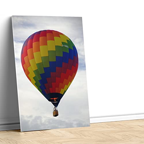 Montgolfière multicolore dans le ciel affiche poster pour bureau élégant