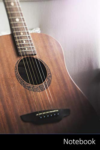 Notebook: 子供と大人のための音楽テーマのノート。ギター、音楽、アコースティックギター、楽器ノートブック/ジャーナル/日記/作曲ブック - 6×9インチ（15,24 X 22,86センチ）、150ページ、光沢仕上げ。