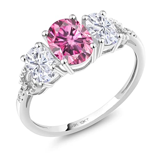 Gem Stone King 10K White Gold Pink and White Moissanite and White Diamond Engagement 3-Stone Engagement Ring For Women (1.92 Cttw, Available in Size 5,6,7,8,9)