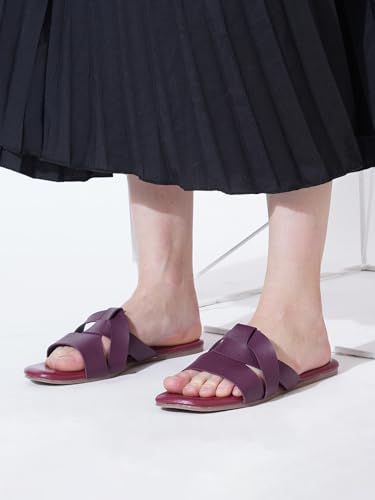 Image of Women's Tread Flat Sandals Lightweight & Flexible Comfortable Design Anti-Skid Sole Versatile Style For Girls /Ladies