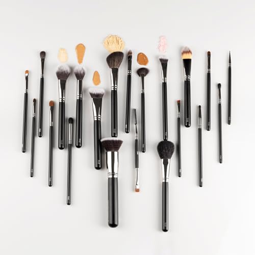 Image of PAC Absolute Basics | Amateur & Beginner MUA Set Lightweight Ergonomic Handles Hard Case Brush Pouch