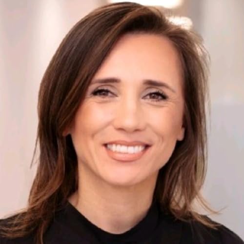 Balanced Experience Design with Livia Bernardini Podcast Por arte de portada