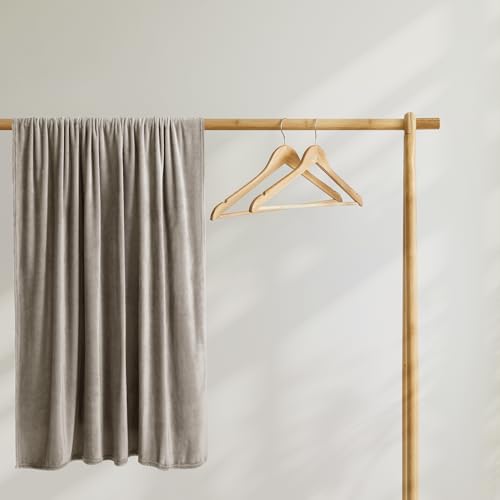 DecoKing Kuscheldecke 150x200 cm Cappuccino Decke Microfaser Tagesdecke Fleece weich sanft kuschelig beige Mic