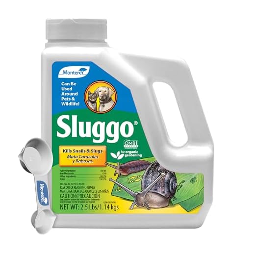 Monterey Sluggo Snail & Slug Killer Bundled with Measuring Spoon - OMRI Listed for Organic Gardening - Wildlife and Pet Friendly - 2.5 lb jug