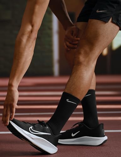 Image of Nike Mens Quest 6 Running Shoes