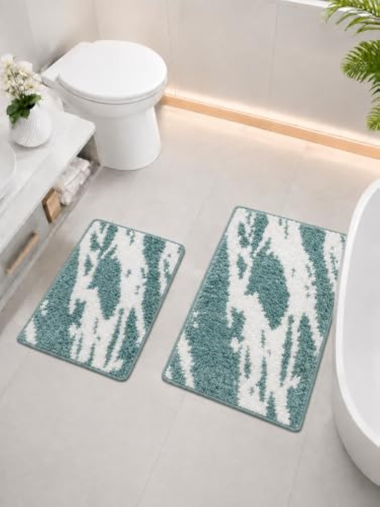 Pack of 2 Green Bathroom Rugs, Soft and Absorbent