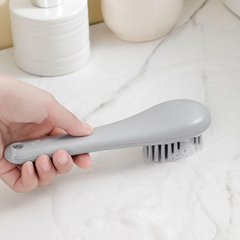 The Soft Bristles of This Household Shoe Brush Do Not Damage The Shoes