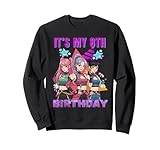 Manches longues pour adultes plus âgés et différents designs de la marque ci-dessus. Adorable t-shirt tendance K-Pop pour l'anniversaire de votre fille. Célébrez son jour spécial avec son genre de musique préféré K-Pop Birthday Fun And Apparel Co.