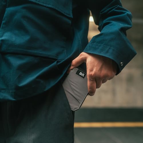Image of DailyObjects Light Grey Pulse Card Wallet
