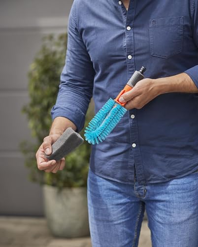 Gardena Cleansystem Fahrradbürste: Reinigungsbürste zum Säubern von Fahrrädern, Anhängern oder Kinderwagen, inkl. austauschbarem Schwamm, mit Durchflussregulierung (18848-20)