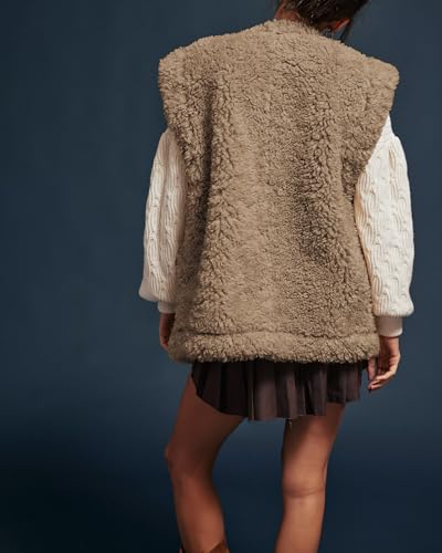 Locachy Women's Casual Faux Fur Vest Warm Toggle Closures Sleeveless Outerwear Vest2