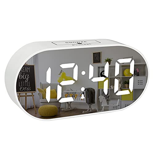 Plumeet Réveil numérique LED Horloges électriques Surface Miroir pour Le Maquillage, LED Alarme avec variateur et Volume de en Option, Affichage à Chiffre Horloges de Chevet avec Port USB,Blanc