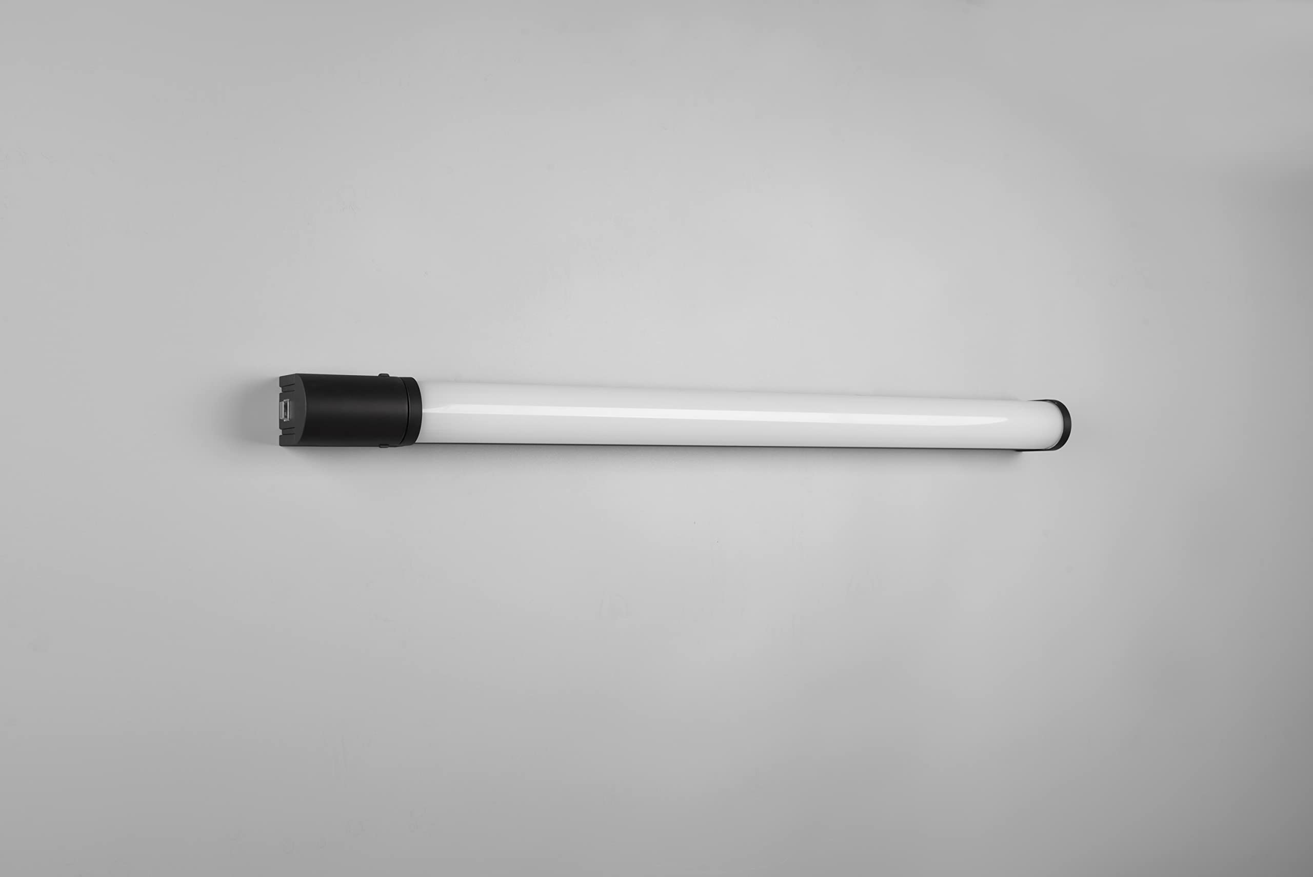 Trio Leuchten Piera 284077932 - Lampada da parete a LED da bagno, in plastica nera opaca, con LED da 16 Watt, interruttore, presa elettrica