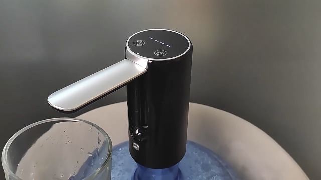 Yolleach 5 Gallon Bottle Water Dispenser, Foldable Universal Water Bottle Pump, Automatic Portable Electric Drinking Water Pump, Low Noise Digital Display, Suitable to Camp Travel Home Office