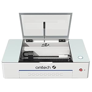 OMTech 50W Desktop lasergraveermachine 510x300mm werkblad, Polar CO2 lasersnijder met 2 roterende assen, 5MP camera, ingebouwde waterkoeler, afzuigventilator, voor hout glas acryl enz.