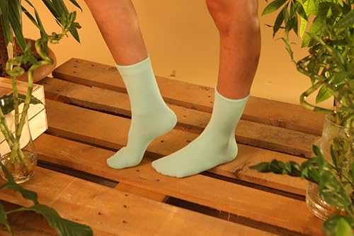 Image of Women's Bamboo Viscose Ankle Socks - 5-Pack Soft Breathable Lightweight Everyday Size 6-9, Black White and Gray