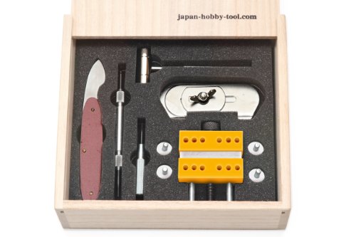 Amazon Co Jp ジャパンホビーツール 時計修理工具セット メンテナンスツールキット 木箱入り 裏蓋開け Jht9566 アソート 腕時計