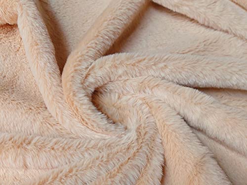 Tissu en fausse fourrure beige pour créer un nid douillet et chaleureux chez soi