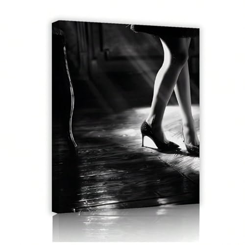 Toile noire et blanche fille en talons hauts chic pour déco salon 21x30cm