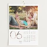 PRAKTISCHER PLANUNGSHELFER: Mit dem Fotokalender behalten Sie den jeweiligen Monat im Überblick. Wichtige Termine können Sie ganz einfach mit einem handelsüblichen Stift markieren.