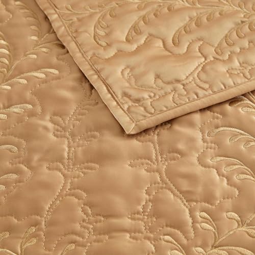 Image of Martha Stewart - Queen Size Quilt Set, Soft & Smooth Sateen Bedding with a Light and Breathable Feel, 3 Piece Bed Set with Matching Pillowcases (Fern Embroidery Beige)