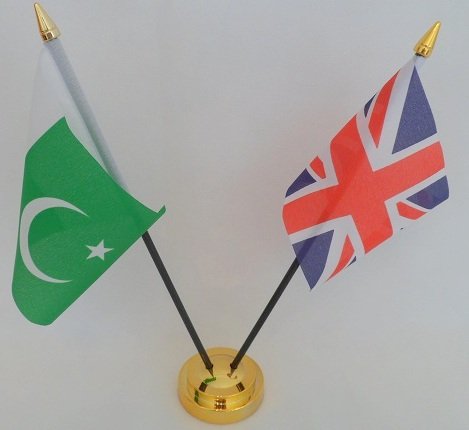 Pakistan Pakistani Union Jack 2 Flag Friendship Table Display With Gold Base