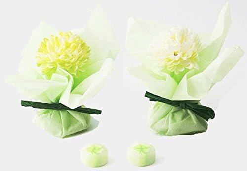 Amazon 黄色と白のダリアのプチギフト 四つ葉キャンディー１個 結婚式 お花 ピーチ風味の飴 Hitomi Produce あめ キャンディ 通販