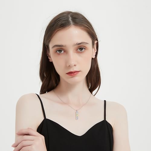 Collier d'urne celtique à fleurs, le cadeau de sympathie idéal
