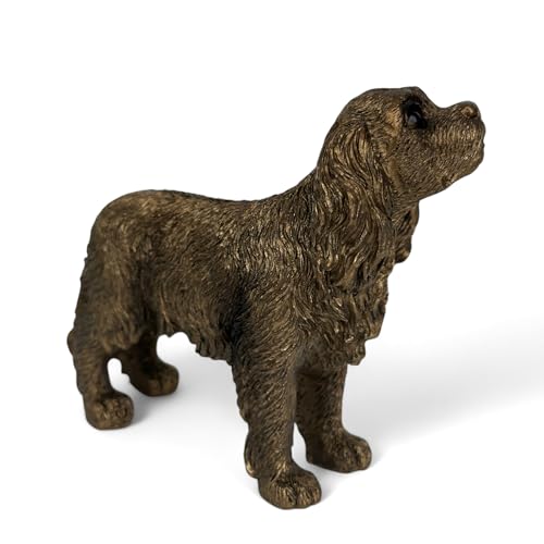 Animal Crackers Cavalier King Charles Spaniel Figur aus der Leonardo Reflections Bronzed Reihe, präsentiert in einer goldenen Geschenkbox
