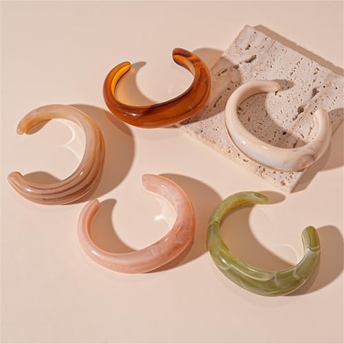 GYRMMUE Chunky Acrylic Bracelet,Vintage Multicolor Bangle Irregular Large Square Bracelets Resin Plastic Candy Color Bangle Bracelet Geometric Y2K Statement Bracelets for Women4