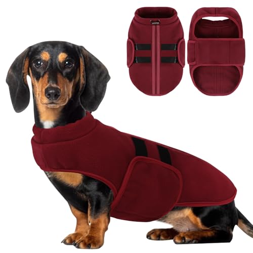 PUZAUKAL Hundepullover Fleece Weste Hundemäntel Winter Warmer Hundeweste für Kleine Hunde Weicher Fleece Hundejacke mit Geschirr Pullover für Mittel Großen Hund Katze (Burgunderrote S)