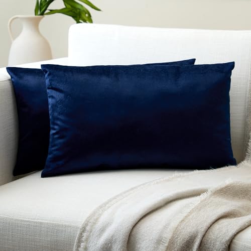 Encasa XO Housses de Coussin Velours, Set de 2 pièces (50x30 cm) - Bleu Marine - Teinture Couleur Unie, Doux et Moelleux, Lavable, Grand Coussin décoratif...