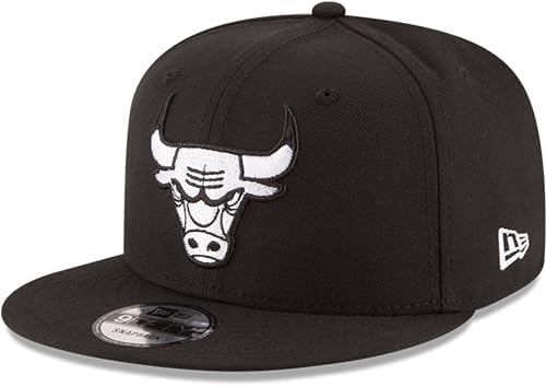 New Era NBA 9FIFTY Black White Adjustable Snapback Hat Cap One Size Fits All (Chicago Bulls)