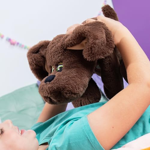 Basic Fun Pound Welpen Weighted Snuggles Plüsch – Dunkelbraun mit Langen Ohren – Weiches gewichtetes Plüsch-Komfortspielzeug mit klassischem Design – Für Alter 3+