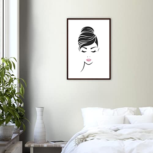 Décoration murale féminine grand format cadre bois foncé salon