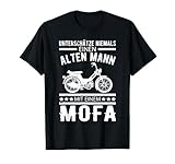 Tolles Mofa Moped Motorrad Geschenk mit der Aufschrift Unterschätze niemals einen alten Mann mit einem Mofa. Perfektes Outfit für alle Mopedfahrer und Motorradfahrer die von Mofa, Motorrad und Moped begeistert sind.