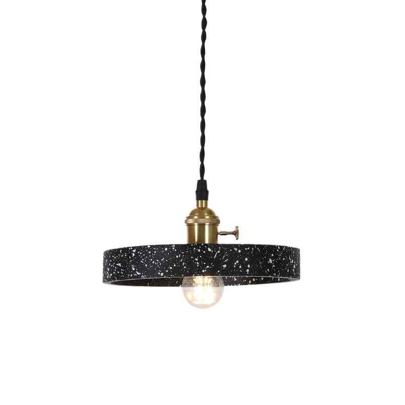 Luminaires nordiques en pierre naturelle et grand lustre au design minimaliste