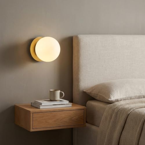 Aplique de pared moderno Alpinaluz en cristal opalino y disco decorativo metálico