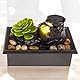 MIJOMA Zimmerbrunnen mit LED-Beleuchtung, künstlicher Sukkulente & Dekosteinen – Batteriebetriebener Tischbrunnen für entspannende Atmosphäre, 17,5 x 11 x 11,5 cm