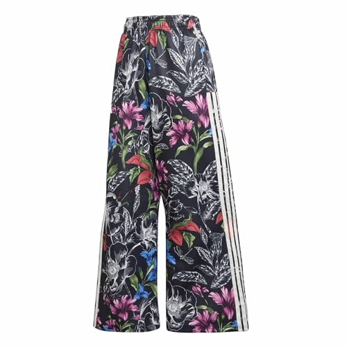 Fini les looks de sport ternes avec le pantalon de survêtement adidas x Farm Rio