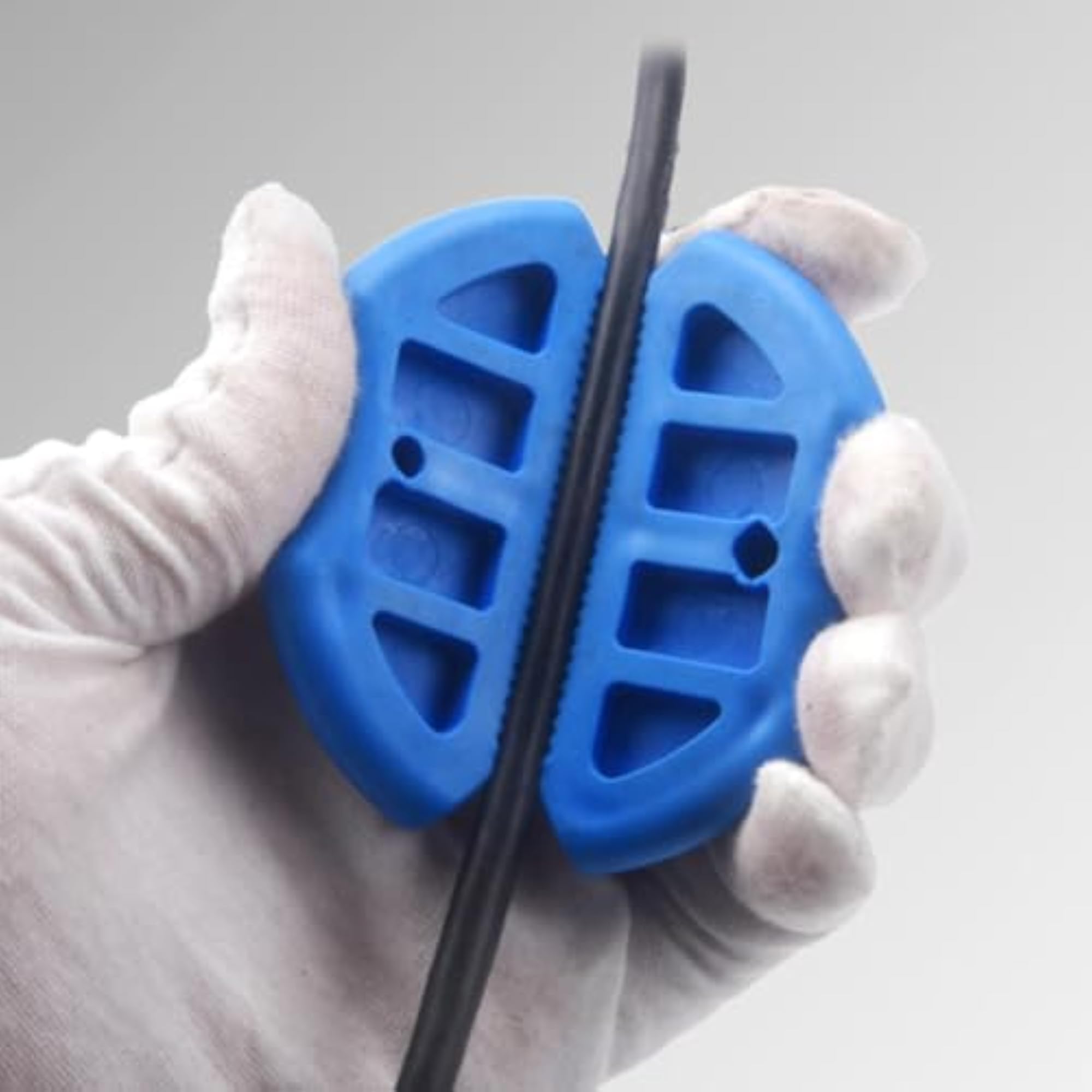 Portable Wire Puller with Sturdy Non-Slip Grip