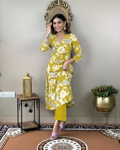 Image of GoSriKi Women's Cotton Blend Printed Kurta with Pant