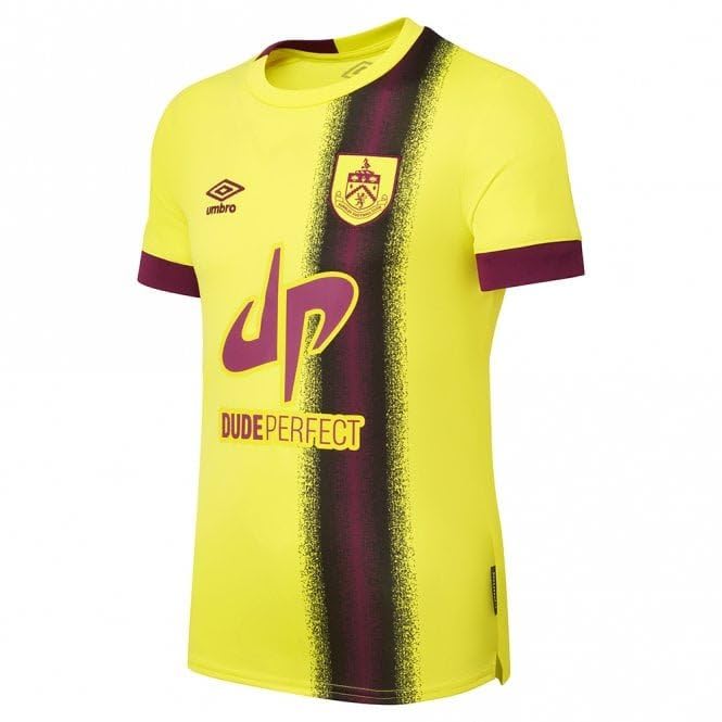 Maillot Umbro 98231u haut idéal pour le sport au collège