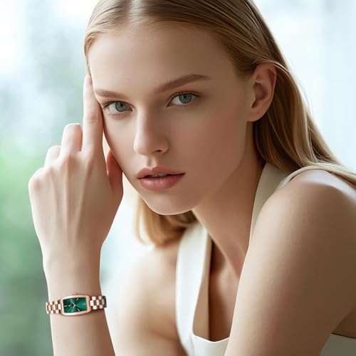 ساعة من سافيرو للنساء، بمينا خضراء وسوار ذهبي، عرض تناظري